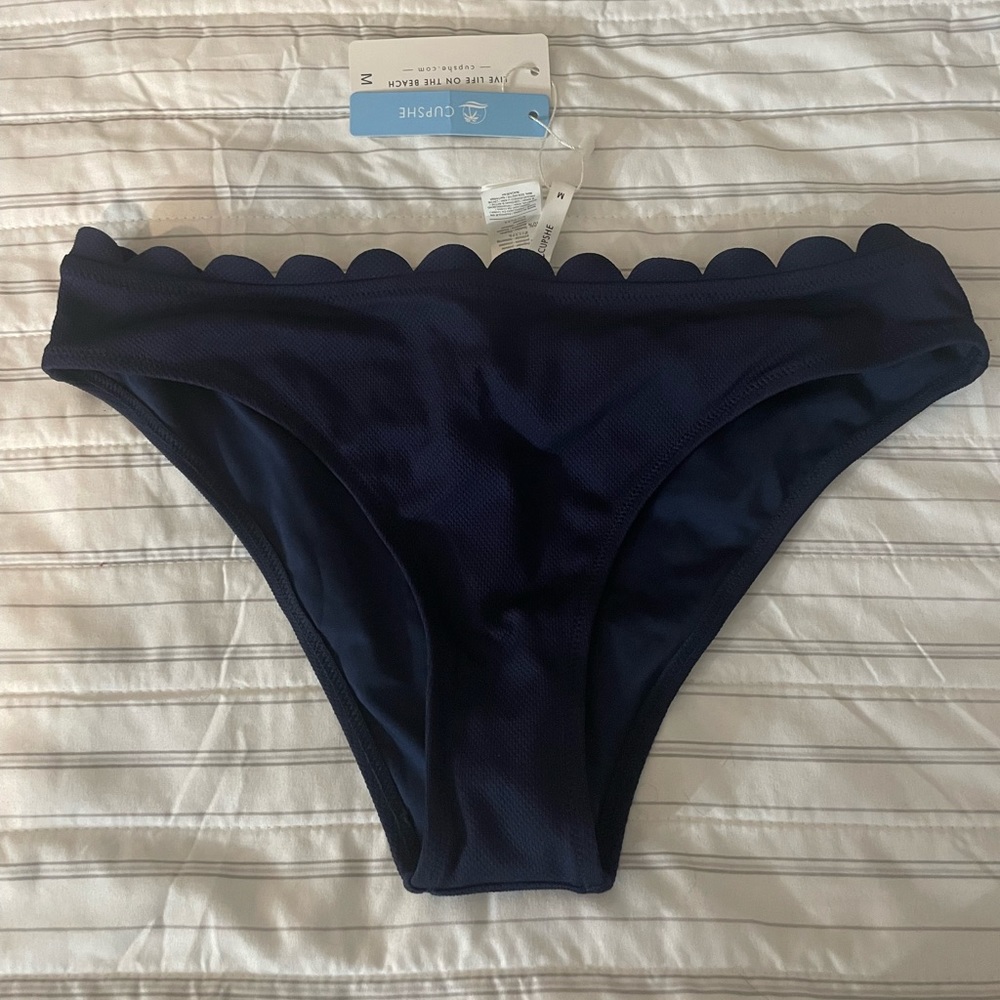 Cupshe Navy Scalloped Bottom NWT